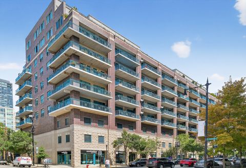 Photo of 920 W Madison Street #B8, Chicago, IL 60607 (MLS # 12462730)