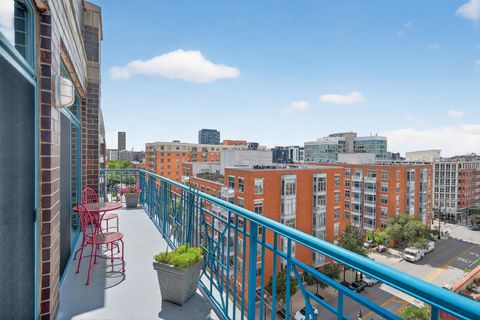 Tiny photo for 920 W Madison Street #B8, Chicago, IL 60607 (MLS # 12462730)