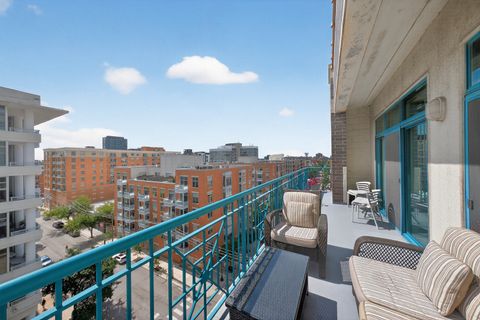 Tiny photo for 920 W Madison Street #B8, Chicago, IL 60607 (MLS # 12462730)