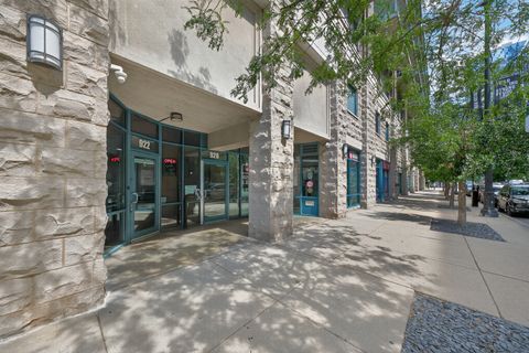 Tiny photo for 920 W Madison Street #B8, Chicago, IL 60607 (MLS # 12462730)