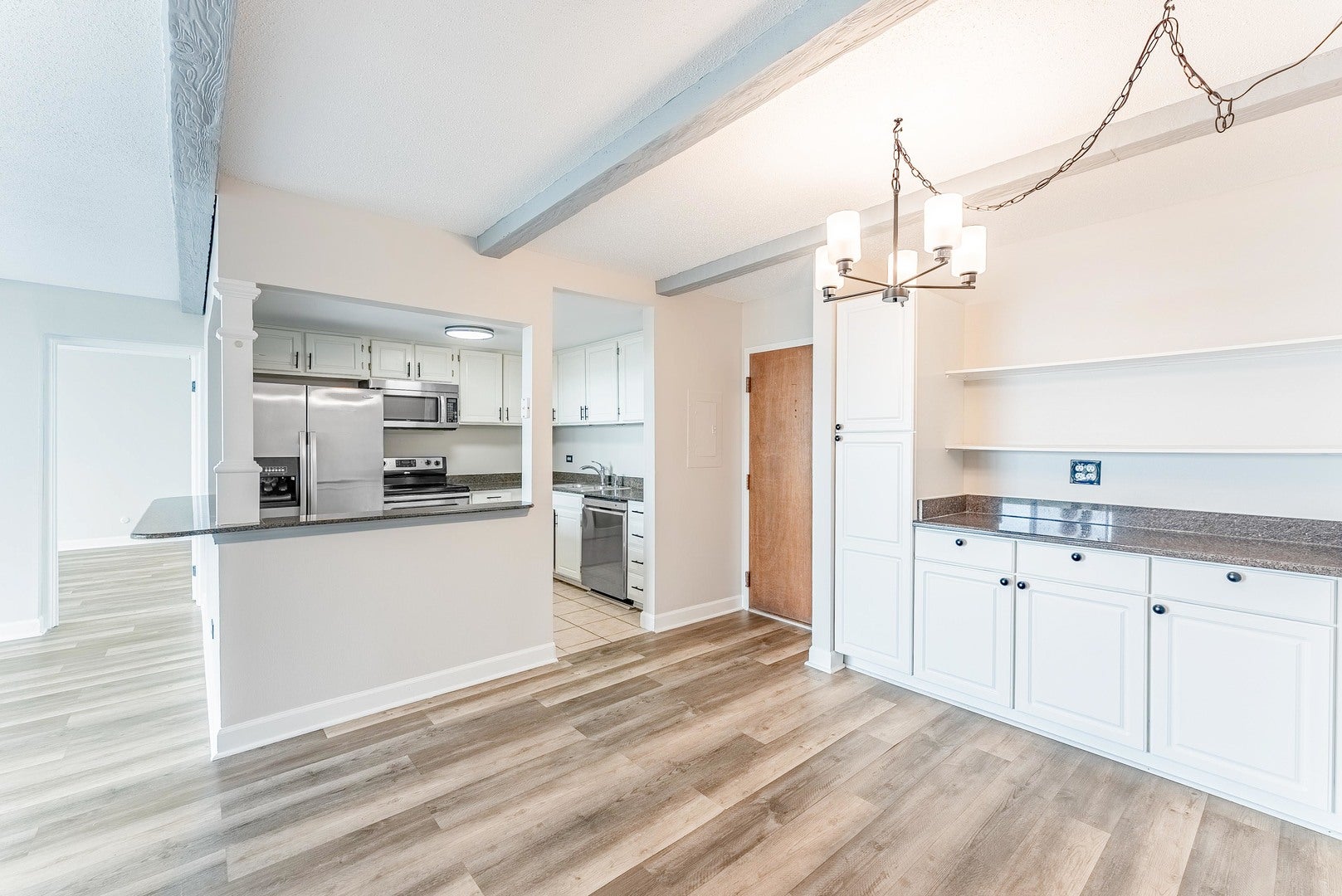 2005 S Finley Road 704