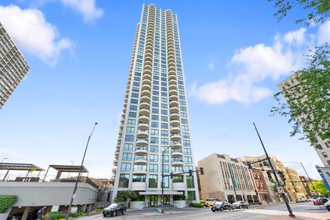 Photo of 2020 N Lincoln Park West #18C, Chicago, IL 60614 (MLS # 12665064)