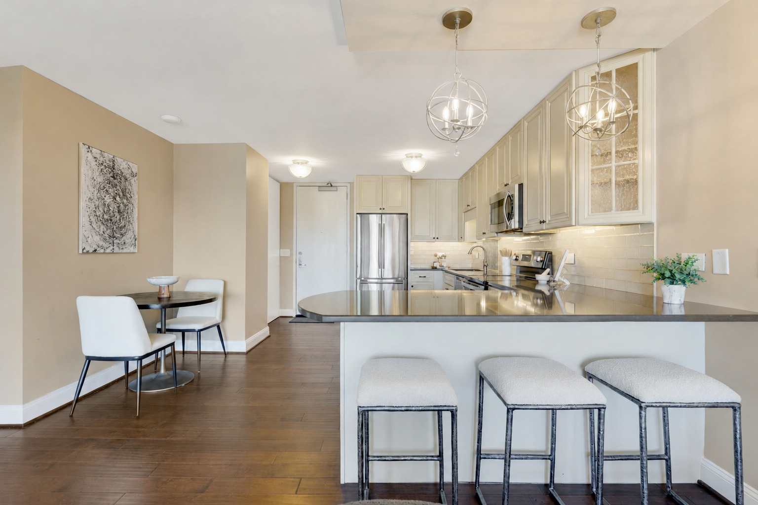 2020 N Lincoln Park West 18C