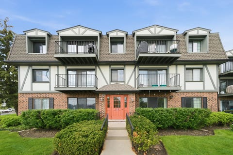 Photo of 116 Steeple Drive #B, Buffalo Grove, IL 60089 (MLS # 12630076)