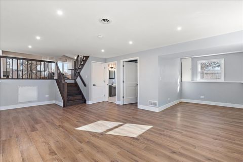 Tiny photo for 17212 Cottage Court, Tinley Park, IL 60487 (MLS # 12572437)