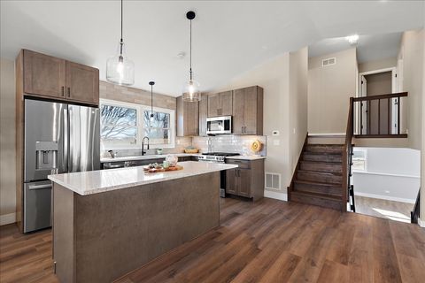 Tiny photo for 17212 Cottage Court, Tinley Park, IL 60487 (MLS # 12572437)