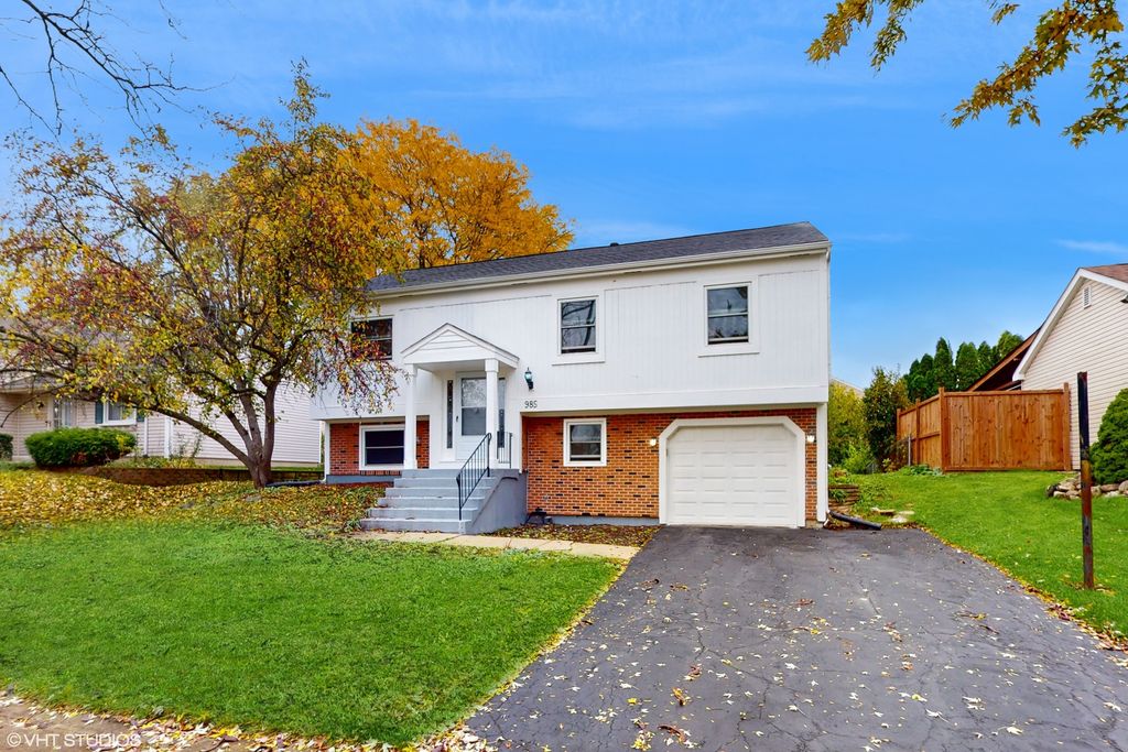 Photo for 985 Stuart Drive, Bartlett, IL 60103 (MLS # 11984717)