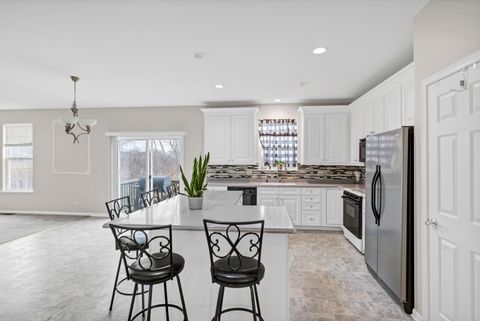 Tiny photo for 151 Charleston Lane W, Gilberts, IL 60136 (MLS # 12601143)