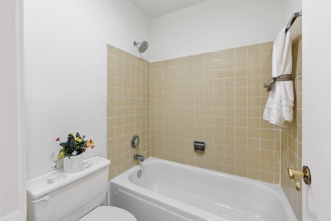 Tiny photo for 1806 Hemlock Place #102, Schaumburg, IL 60173 (MLS # 12720652)
