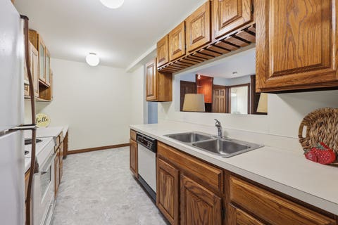 Tiny photo for 1806 Hemlock Place #102, Schaumburg, IL 60173 (MLS # 12720652)