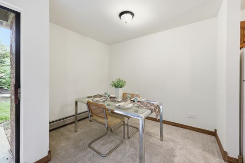 Tiny photo for 1806 Hemlock Place #102, Schaumburg, IL 60173 (MLS # 12720652)