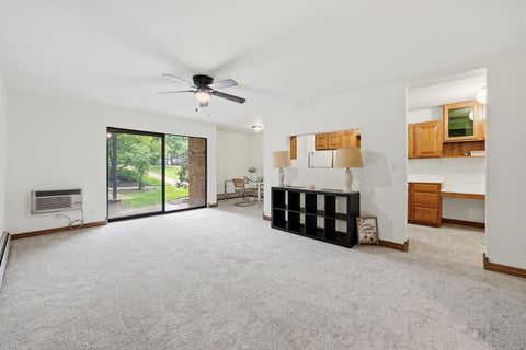 Tiny photo for 1806 Hemlock Place #102, Schaumburg, IL 60173 (MLS # 12720652)