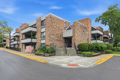 Photo of 1806 Hemlock Place #102, Schaumburg, IL 60173 (MLS # 12720652)