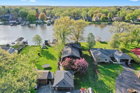 1423 N River Road McHenry IL 60050