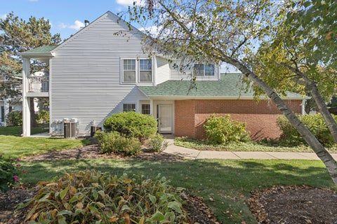 Photo of 110 Hemstead Street, Lake Bluff, IL 60044 (MLS # 12781484)