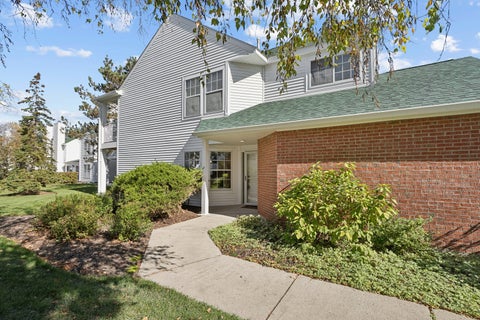 Tiny photo for 110 Hemstead Street, Lake Bluff, IL 60044 (MLS # 12781484)