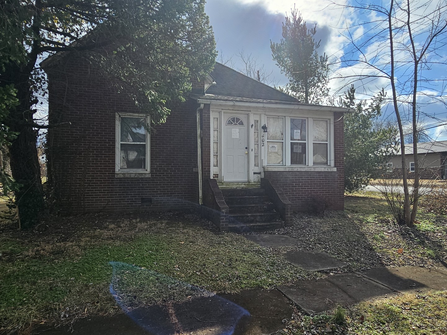 402 E Lindell Street