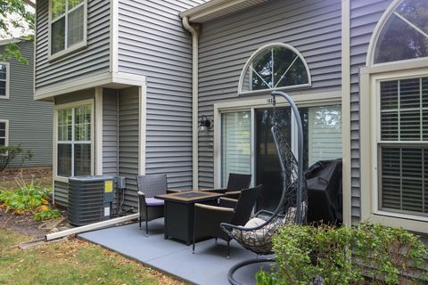 Tiny photo for 1602 W Orchard Place, Arlington Heights, IL 60005 (MLS # 12490560)