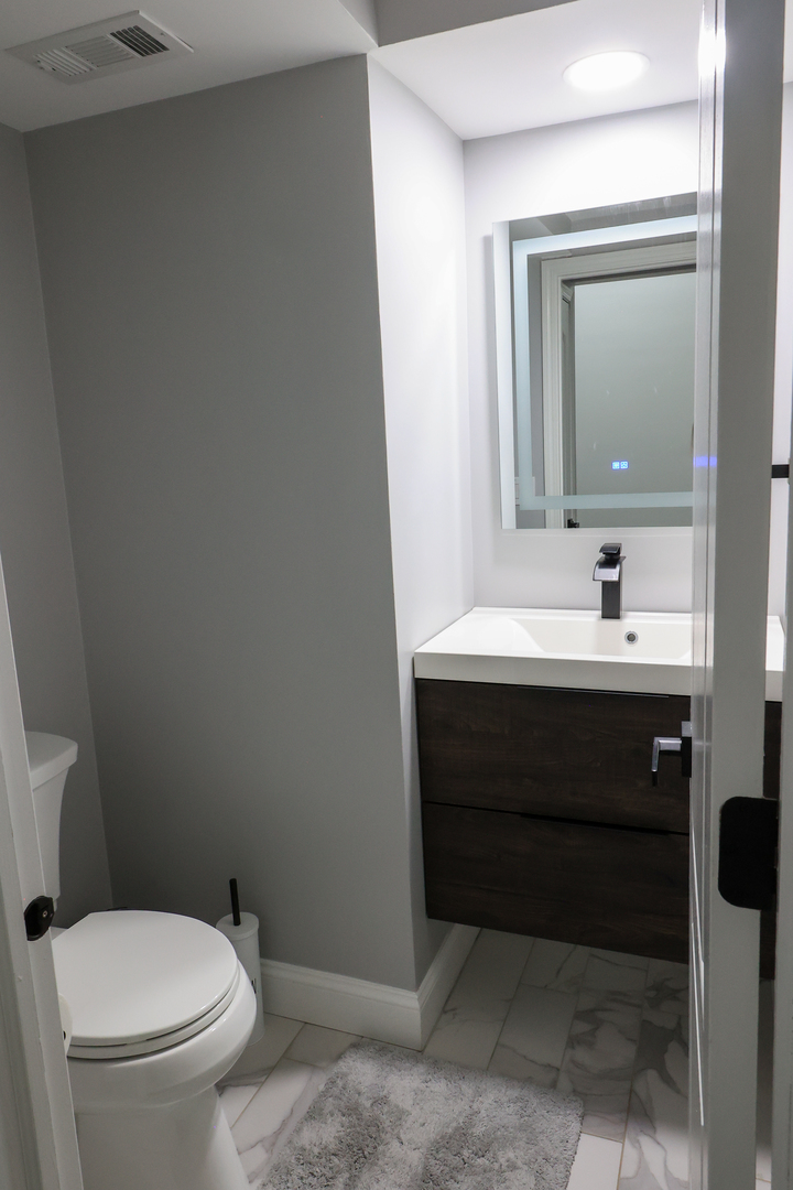 1602 W Orchard Place