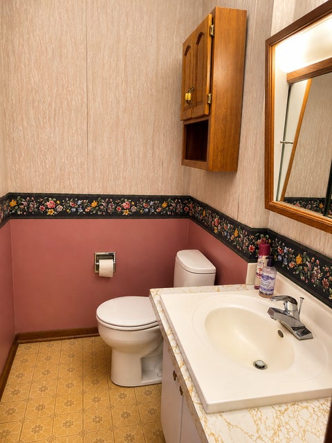 Tiny photo for 435 33rd Avenue, East Moline, IL 61244 (MLS # 12730136)