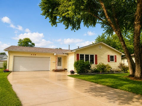 Photo of 435 33rd Avenue, East Moline, IL 61244 (MLS # 12730136)