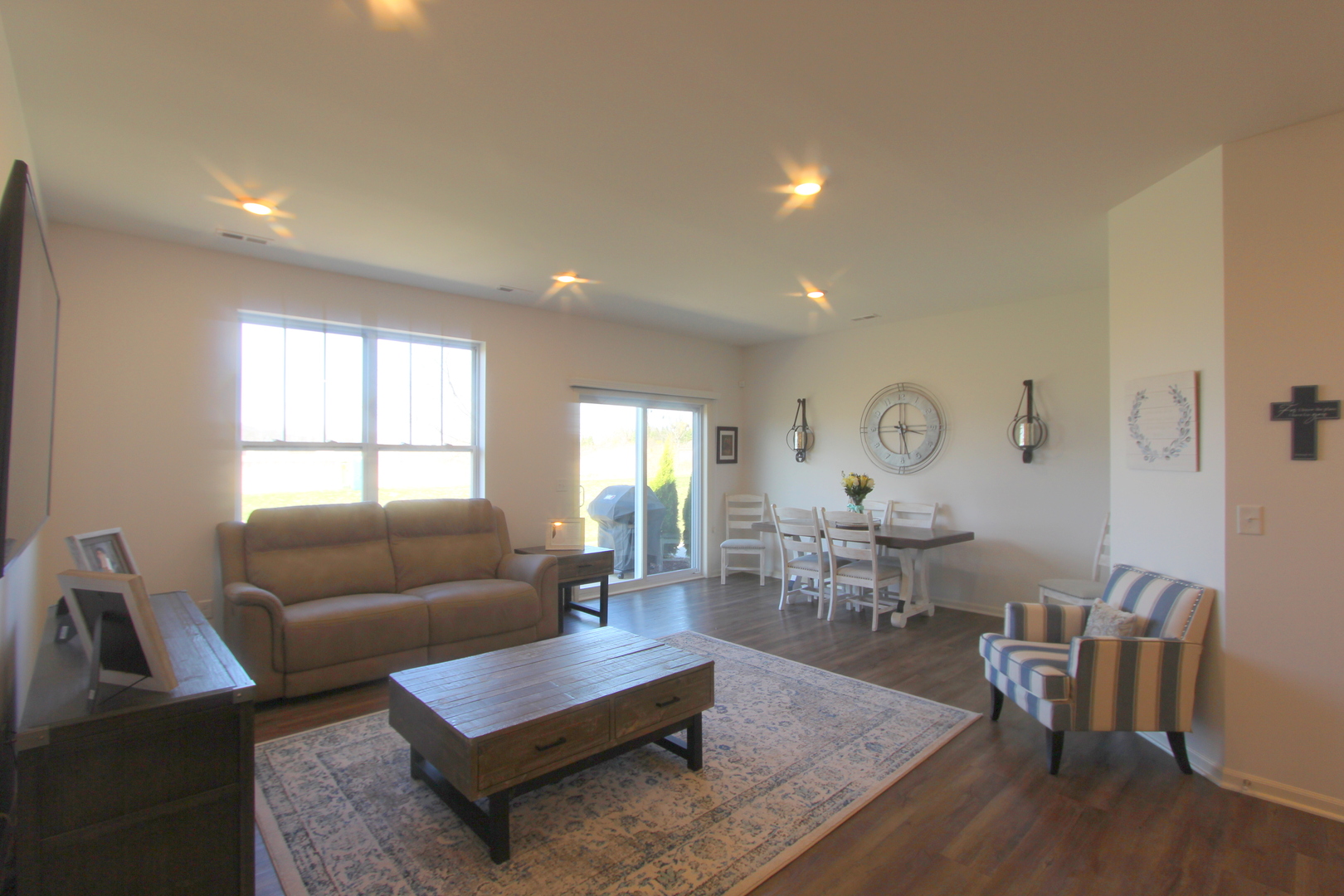 8442 Redbud Court