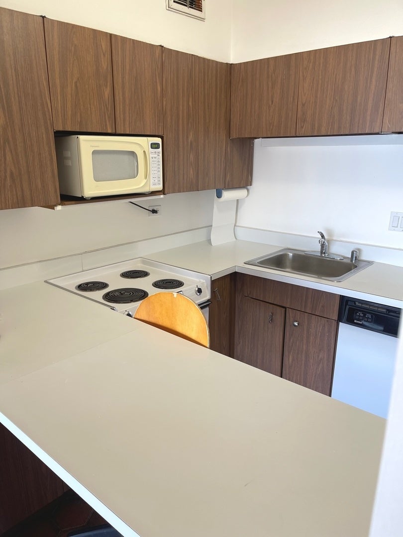 175 E DELAWARE Place 5108