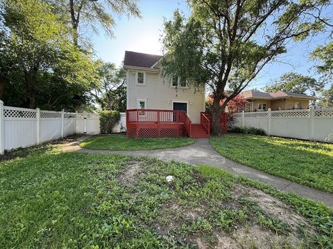 Tiny photo for 261 N Evergreen Avenue, Elmhurst, IL 60126 (MLS # 12398549)