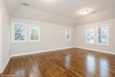 Tiny photo for 261 N Evergreen Avenue, Elmhurst, IL 60126 (MLS # 12398549)