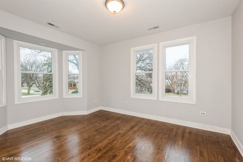Tiny photo for 261 N Evergreen Avenue, Elmhurst, IL 60126 (MLS # 12398549)