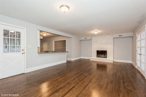 Tiny photo for 261 N Evergreen Avenue, Elmhurst, IL 60126 (MLS # 12398549)