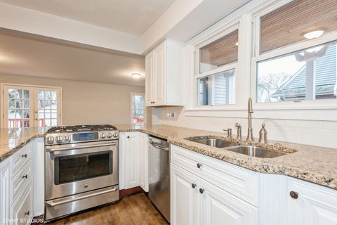 Tiny photo for 261 N Evergreen Avenue, Elmhurst, IL 60126 (MLS # 12398549)
