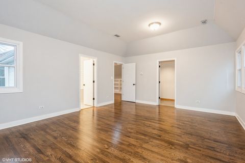 Tiny photo for 261 N Evergreen Avenue, Elmhurst, IL 60126 (MLS # 12398549)