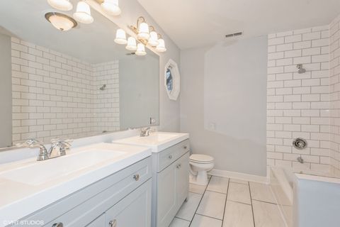 Tiny photo for 261 N Evergreen Avenue, Elmhurst, IL 60126 (MLS # 12398549)