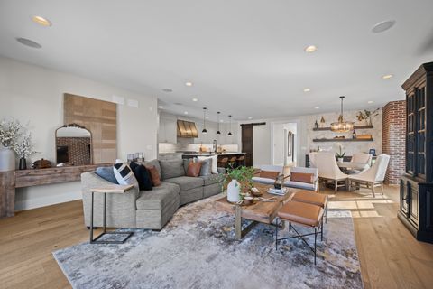 Tiny photo for 216 S Evergreen Avenue, Arlington Heights, IL 60005 (MLS # 12589872)