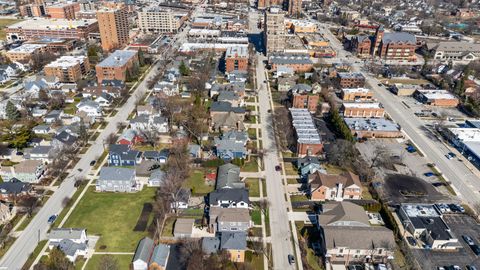 Tiny photo for 216 S Evergreen Avenue, Arlington Heights, IL 60005 (MLS # 12589872)