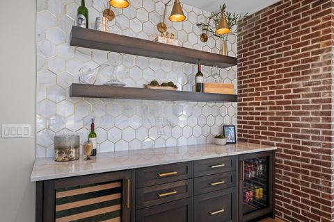 Tiny photo for 216 S Evergreen Avenue, Arlington Heights, IL 60005 (MLS # 12589872)