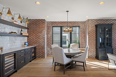 Tiny photo for 216 S Evergreen Avenue, Arlington Heights, IL 60005 (MLS # 12589872)