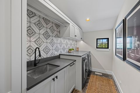 Tiny photo for 216 S Evergreen Avenue, Arlington Heights, IL 60005 (MLS # 12589872)