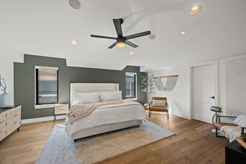 Tiny photo for 216 S Evergreen Avenue, Arlington Heights, IL 60005 (MLS # 12589872)