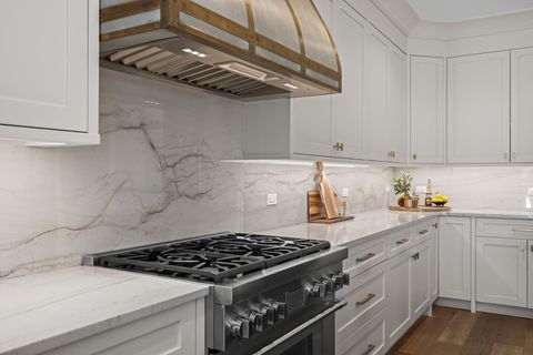 Tiny photo for 216 S Evergreen Avenue, Arlington Heights, IL 60005 (MLS # 12589872)