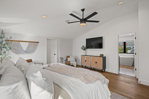 Tiny photo for 216 S Evergreen Avenue, Arlington Heights, IL 60005 (MLS # 12589872)