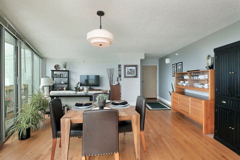 Tiny photo for 1720 Maple Avenue #1620, Evanston, IL 60201 (MLS # 12721136)
