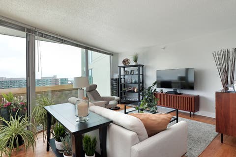 Tiny photo for 1720 Maple Avenue #1620, Evanston, IL 60201 (MLS # 12721136)