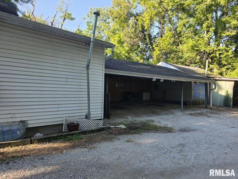 Tiny photo for 1715 N 4TH Street, Quincy, IL 62301 (MLS # QC4266557)