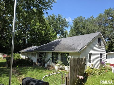 Photo of 1715 N 4TH Street, Quincy, IL 62301 (MLS # QC4266557)