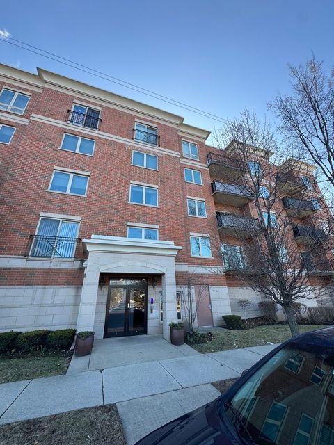 5924 N Lincoln Avenue 302 Chicago IL 60659