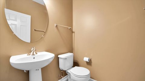 Tiny photo for 1706 Buckingham Drive, Des Plaines, IL 60018 (MLS # 12509668)