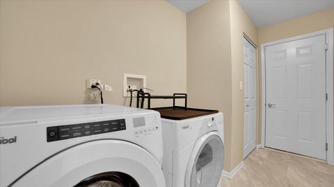 Tiny photo for 1706 Buckingham Drive, Des Plaines, IL 60018 (MLS # 12509668)