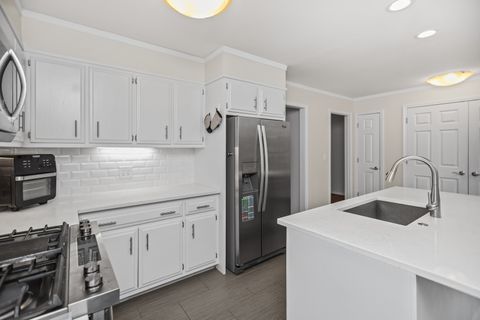 Tiny photo for 15 Landmark St, Northfield, IL 60093 (MLS # 12486402)